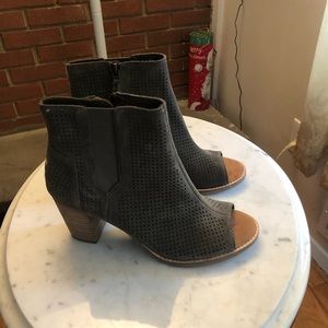 Toms Majorca peep toe bootie